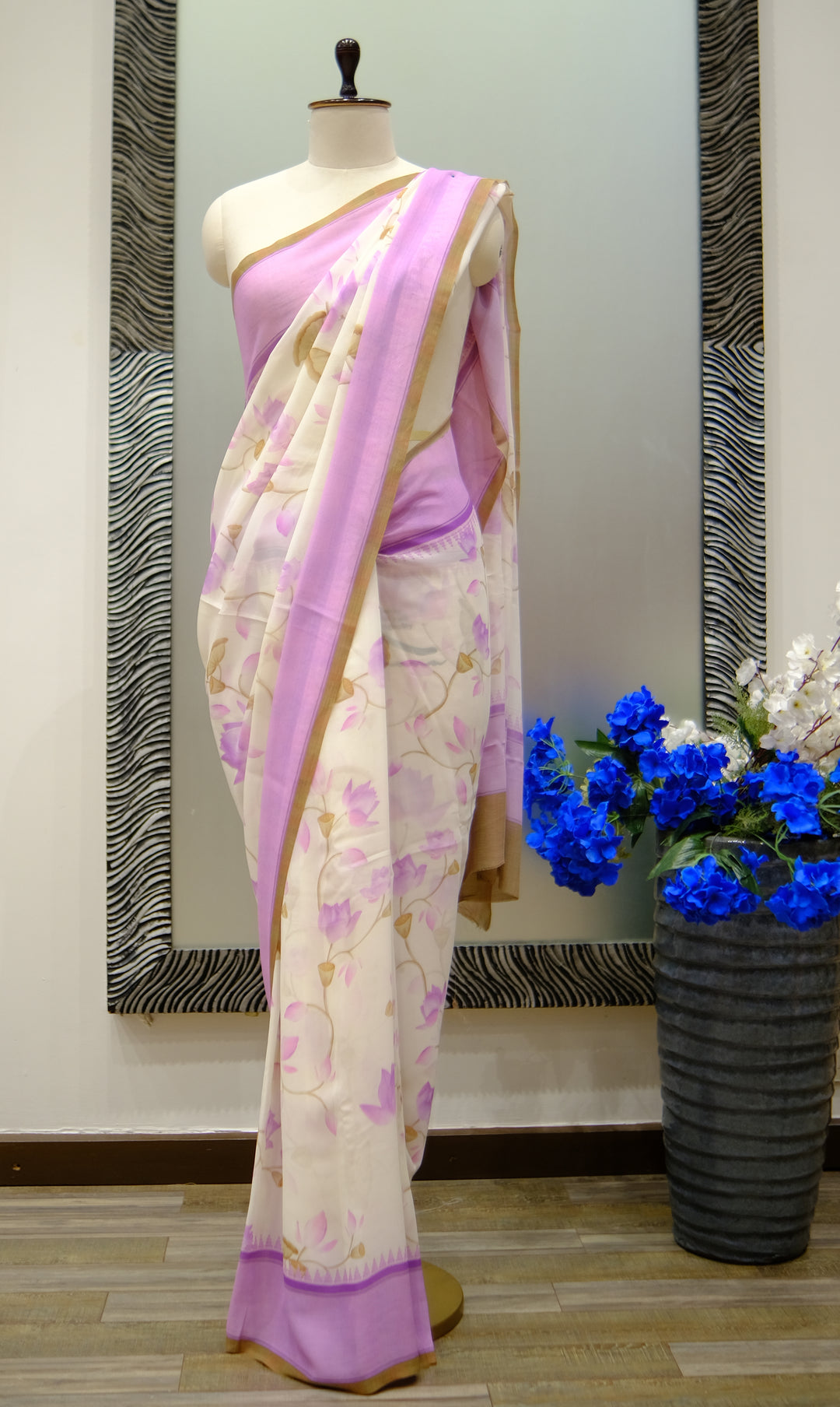 Saree In CReam & Lavender Color