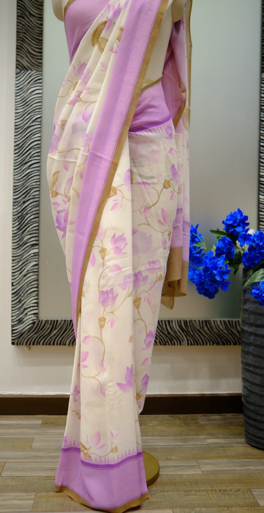 Saree In CReam & Lavender Color