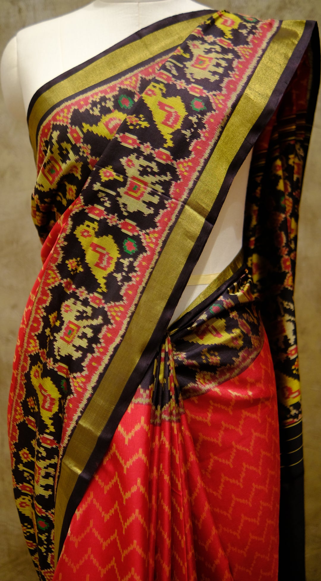Designer Printed Saree In Red & Black