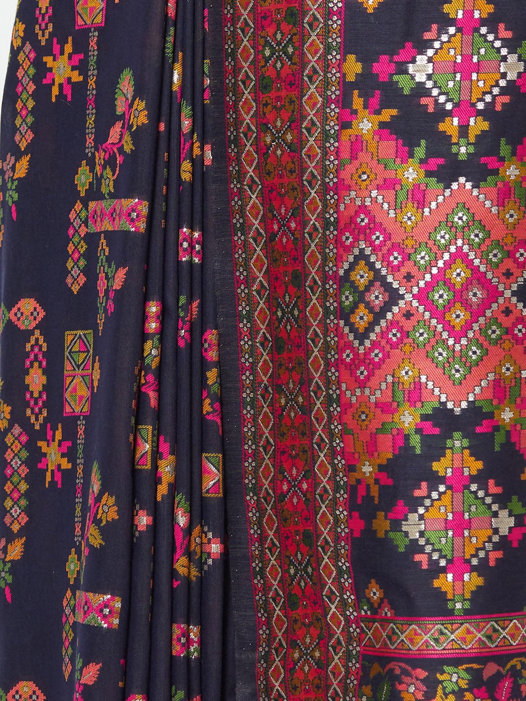Black Handloom Saree With Thread Woven