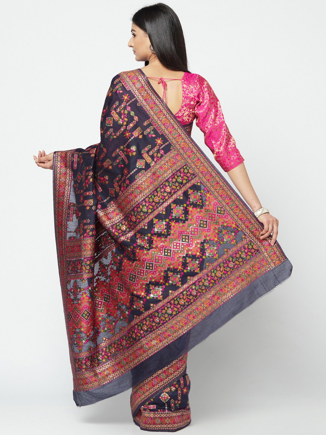 Black Handloom Saree With Thread Woven
