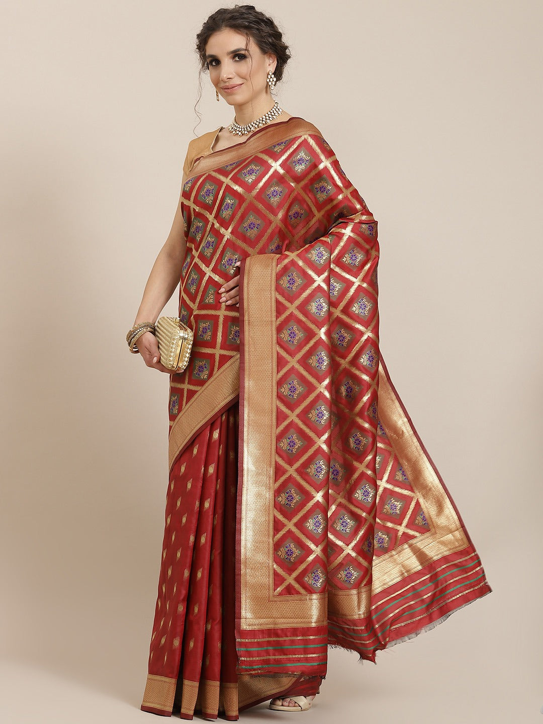 Kanjivaram Red Silk Saree Square pattern Design.