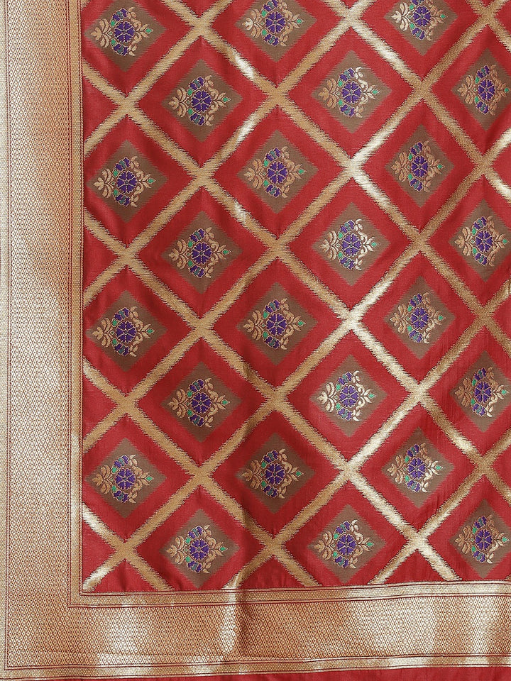 Kanjivaram Red Silk Saree Square pattern Design.