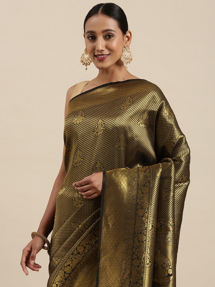 Kanjivaram Black Saree With Golden Pattern