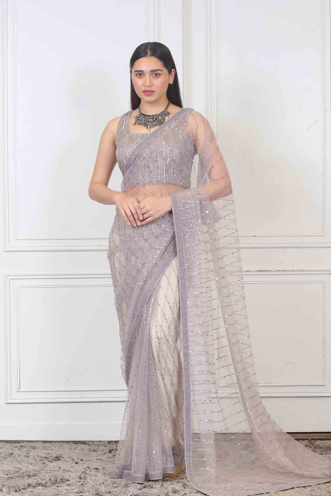 Saree in Grey color at online Simaaya