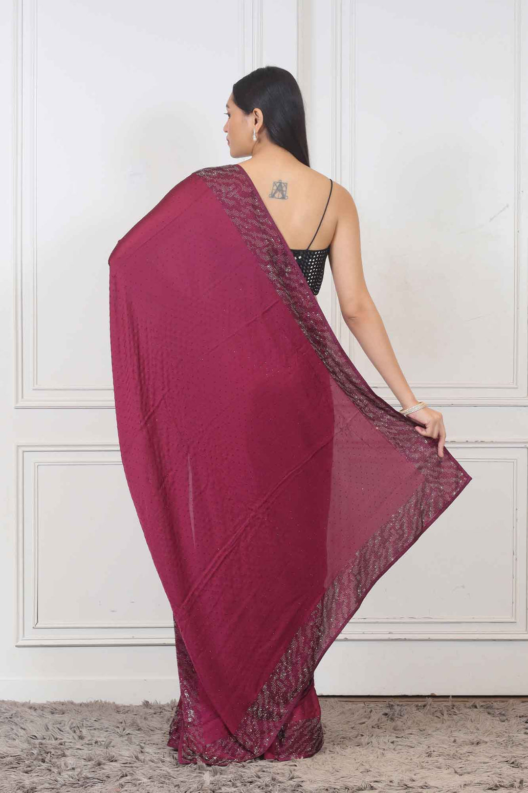 Saree in Wine Red color at online Simaaya