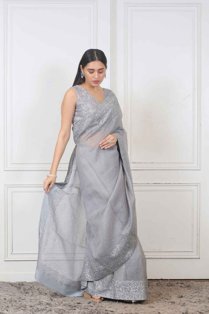 Saree in Grey Color at online Simaaya