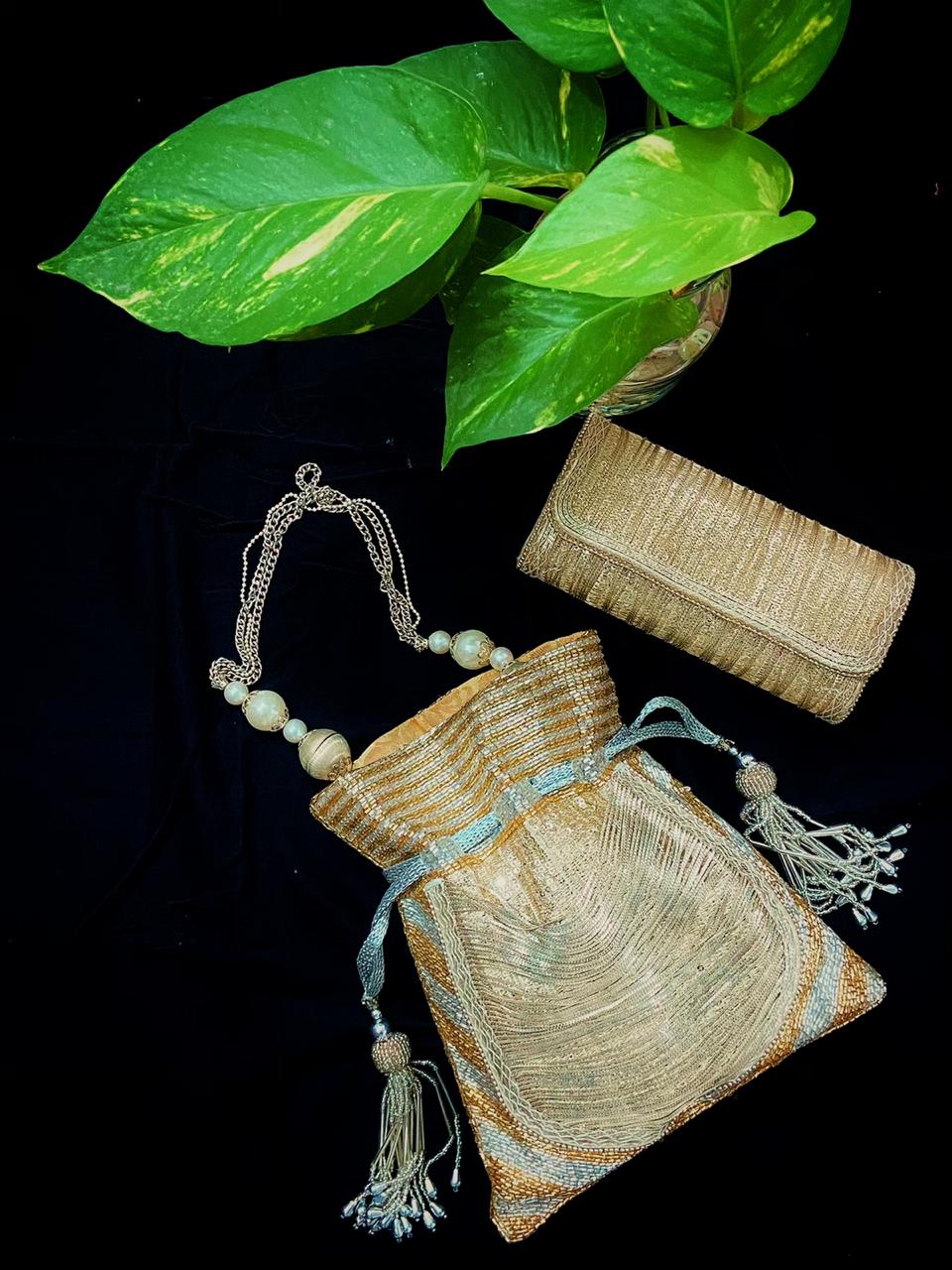 Handbag In Golden Colour for Parties - Simaaya